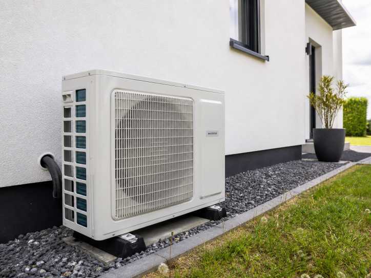 Climatiseur à l'extérieur de maison